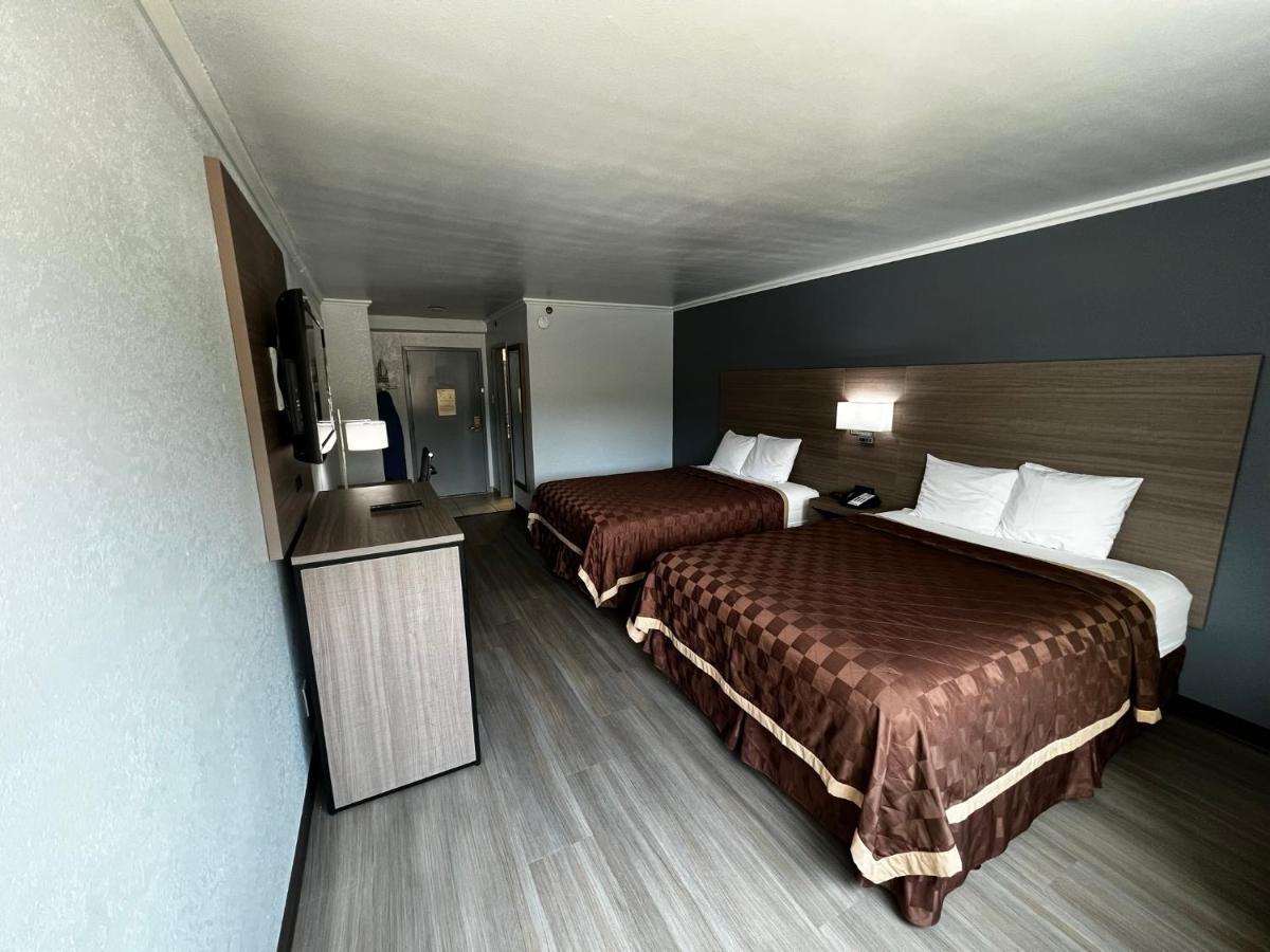 Super 8 By Wyndham Fort Worth Entertainment District Zewnętrze zdjęcie