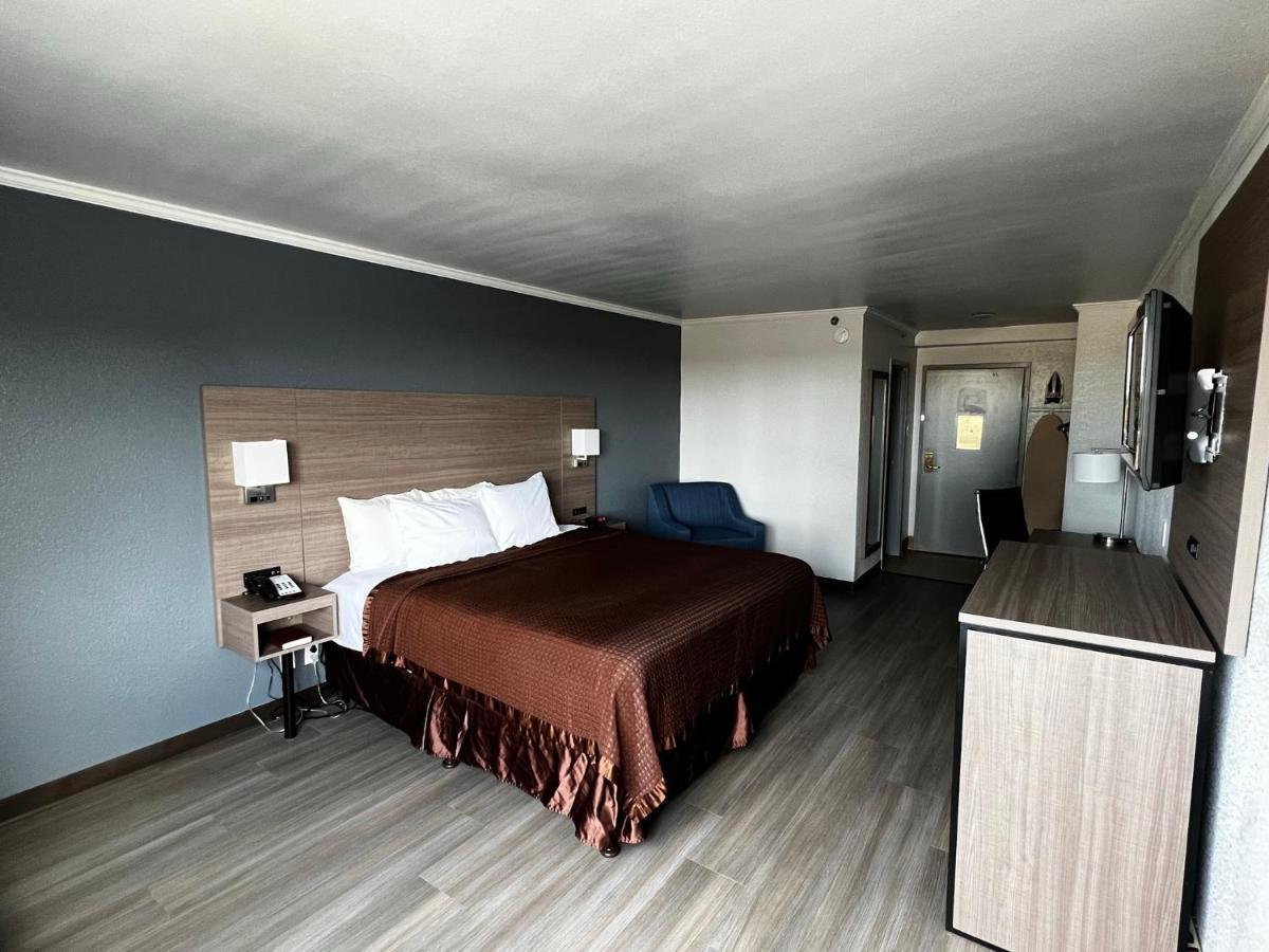 Super 8 By Wyndham Fort Worth Entertainment District Zewnętrze zdjęcie