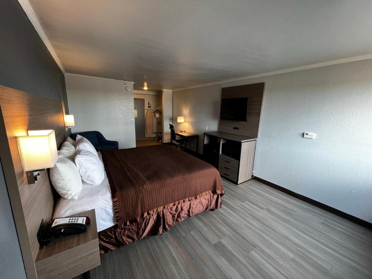 Super 8 By Wyndham Fort Worth Entertainment District Zewnętrze zdjęcie