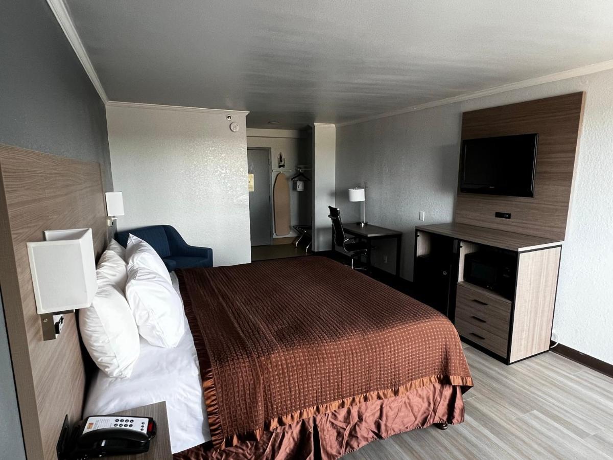 Super 8 By Wyndham Fort Worth Entertainment District Zewnętrze zdjęcie