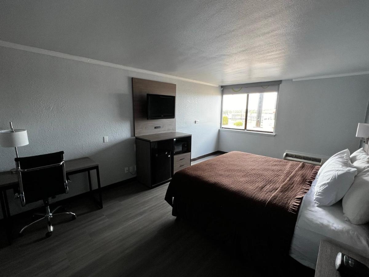 Super 8 By Wyndham Fort Worth Entertainment District Zewnętrze zdjęcie
