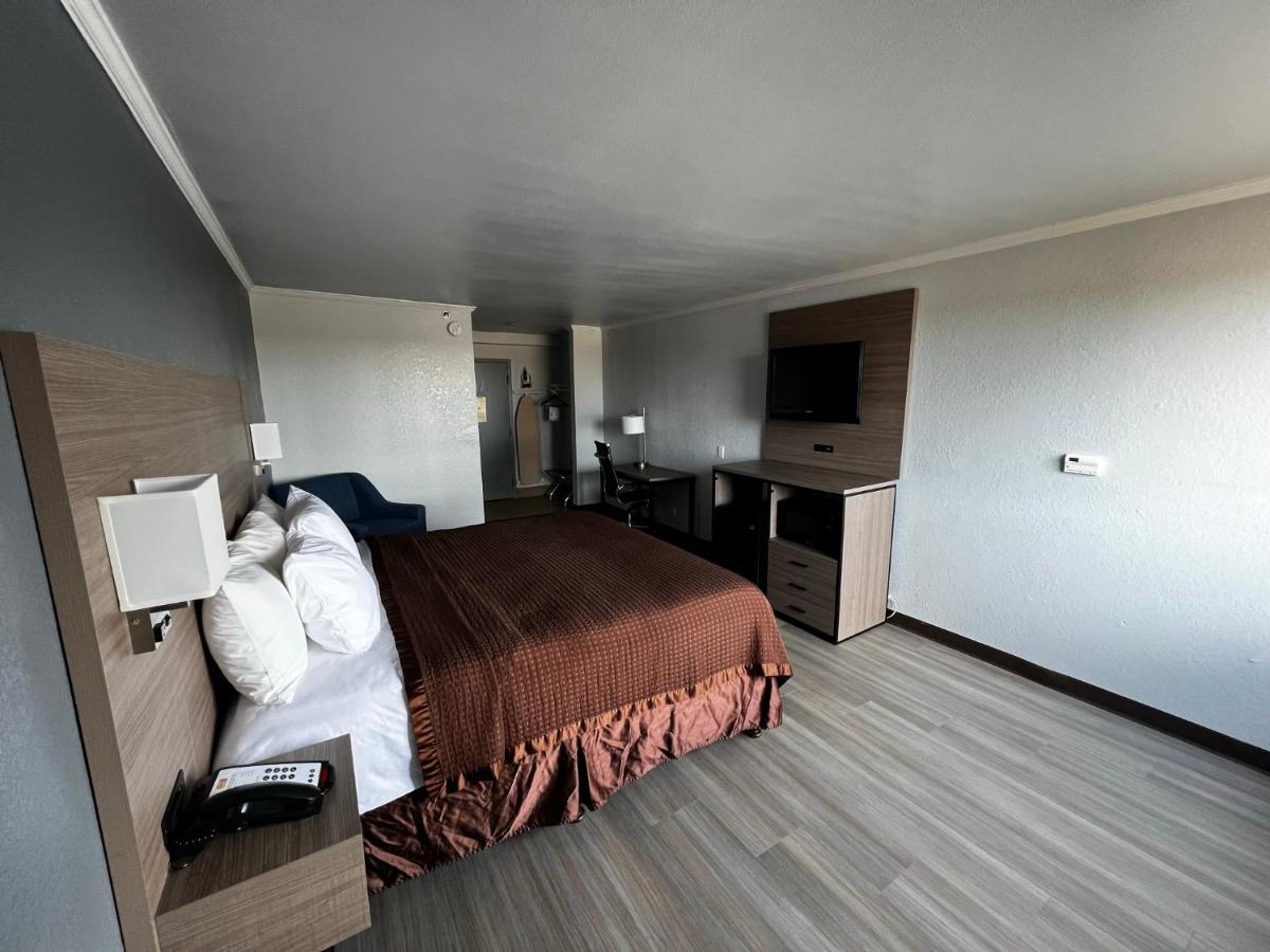 Super 8 By Wyndham Fort Worth Entertainment District Zewnętrze zdjęcie
